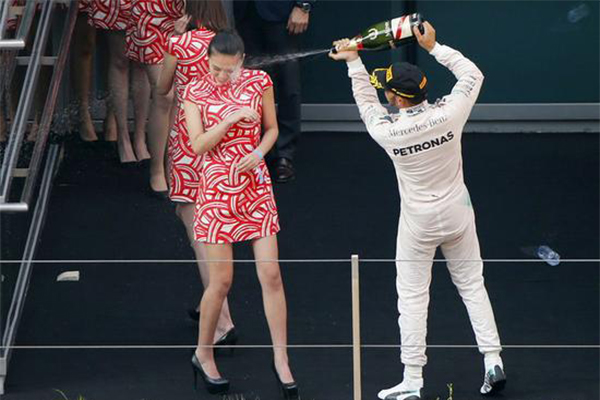 F1取消礼仪小姐