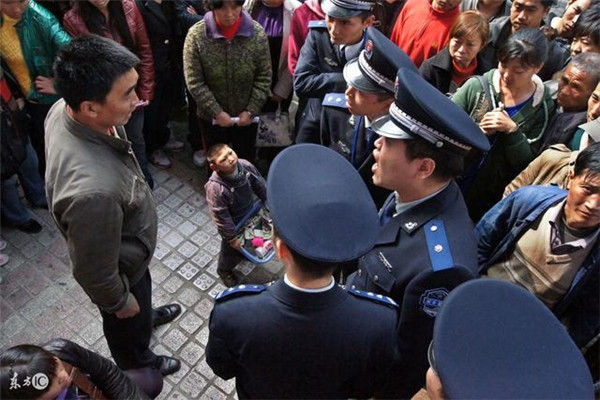 农民进城摆摊