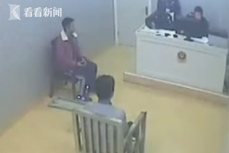 男子厕所吸烟逼动车降速，动车吸烟引烟雾报警器报警