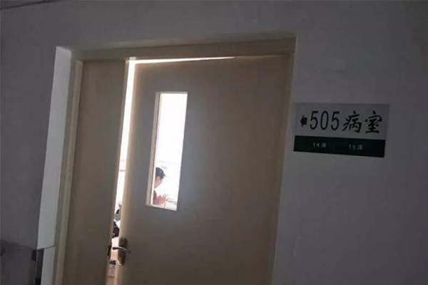 女医生工作18小时猝死，愿天堂没有加班
