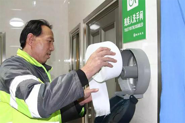 兰州公厕试点免费手纸，公共空间环境优化干净美观