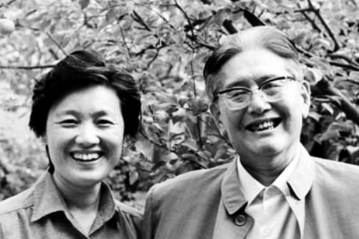 揭秘章含之与乔冠华的失败婚姻 章含之简介